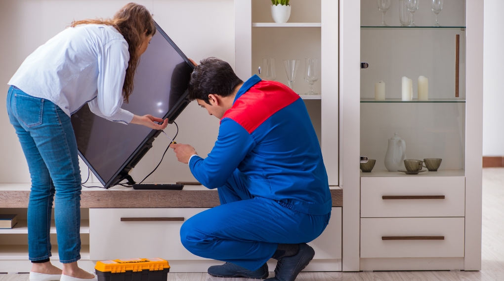 Cách khắc phục lỗi màn hình tivi Sony Bravia thực hiện bảo trì định kỳ